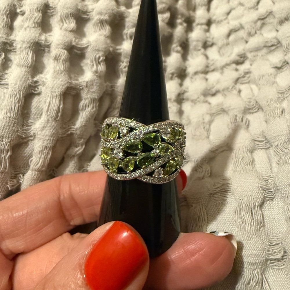 Bomb Party Velvety Petals size 8 ring- August 2025- RG19734